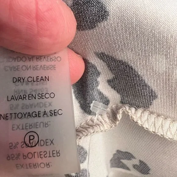 Calvin Klein No Wrinkle Top - Picture 8 of 8